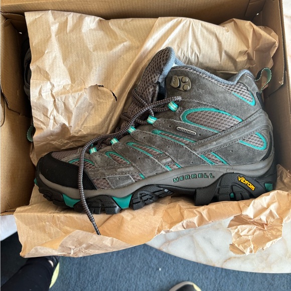 New Merrell Moab 2 Mid Waterproof Hiking Shoe - Picture 3 of 8